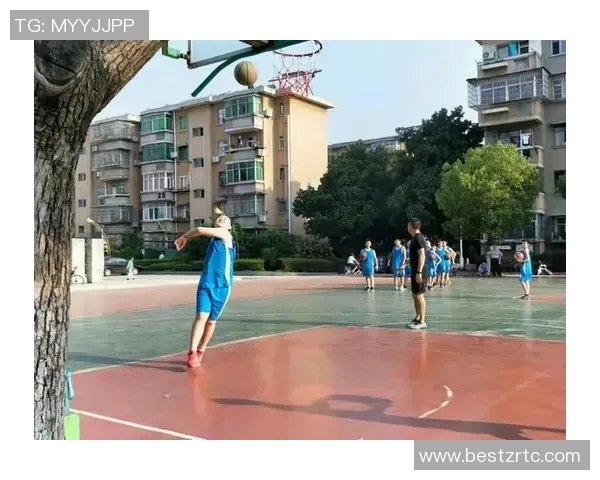 足球明星清晨的日常生活揭秘从起床到训练的精彩瞬间 足球明星清晨的日常生活揭秘从起床到训练的精彩瞬间